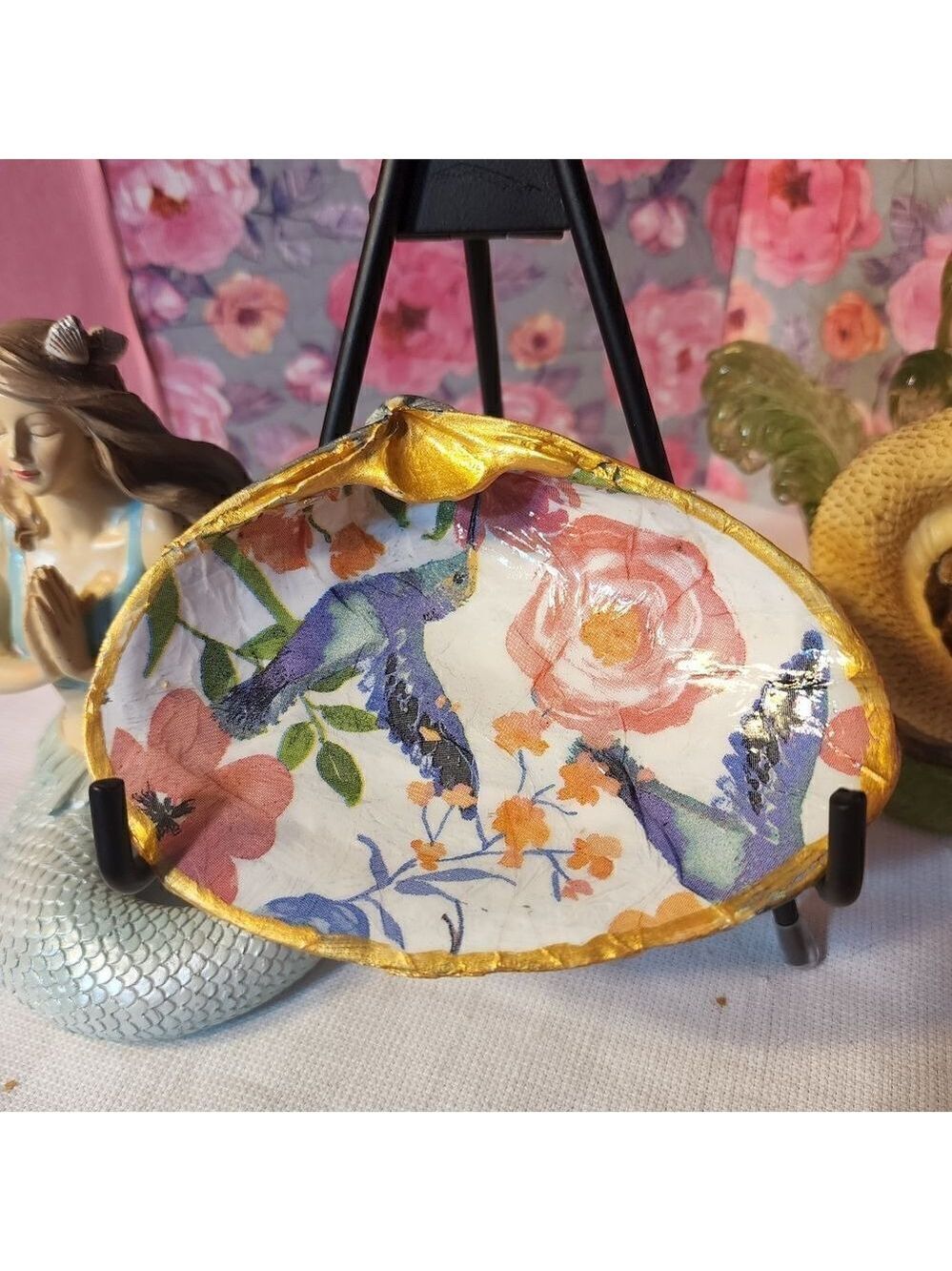 DECOUPAGE BIRDS AND FLOWERS ON A CLAM SHELL